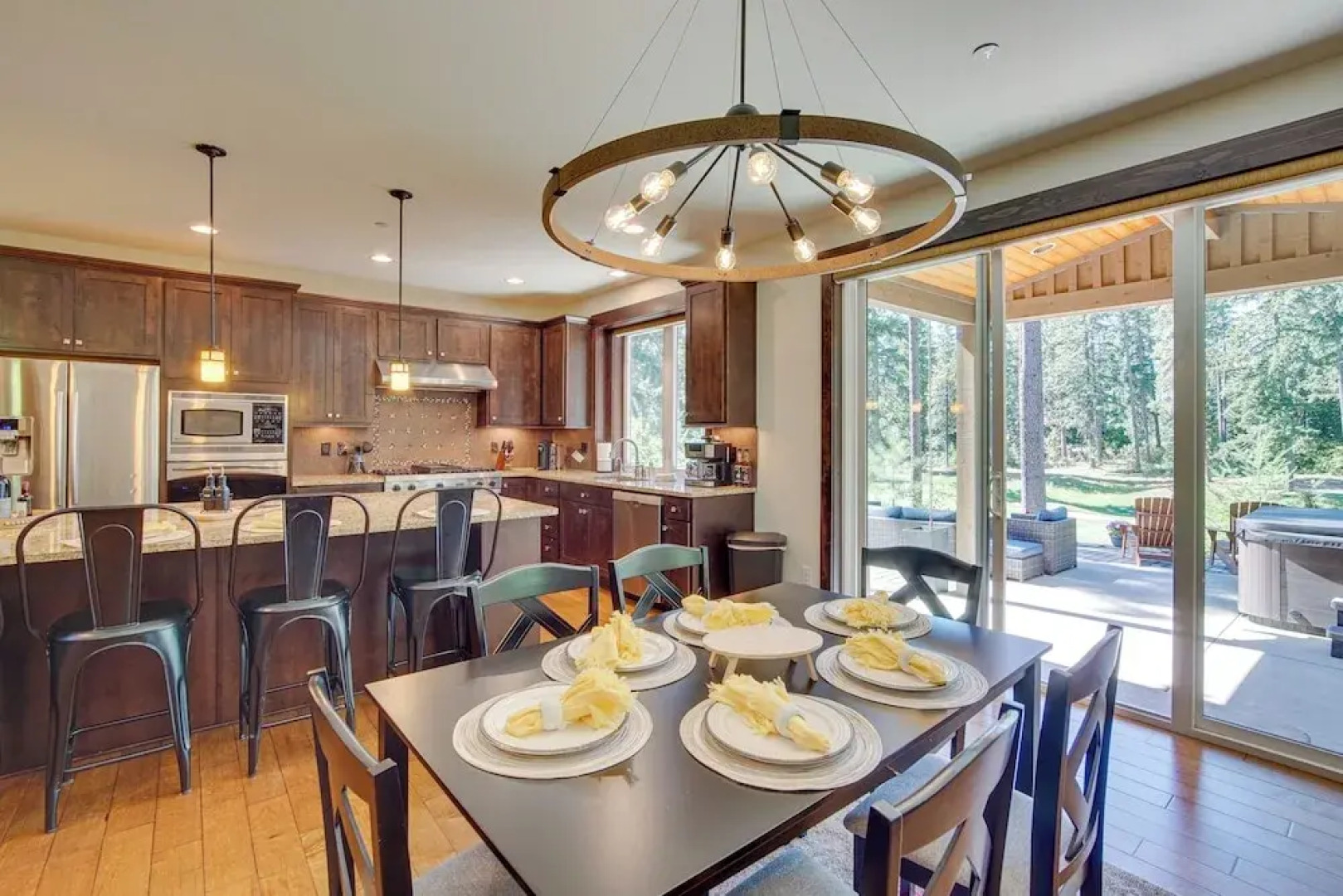 Luxury Home in Suncadia Hot Tub + Fire Pit!