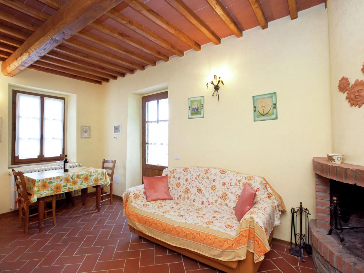 Villa in Tuscany With Pool & Vineyard Views