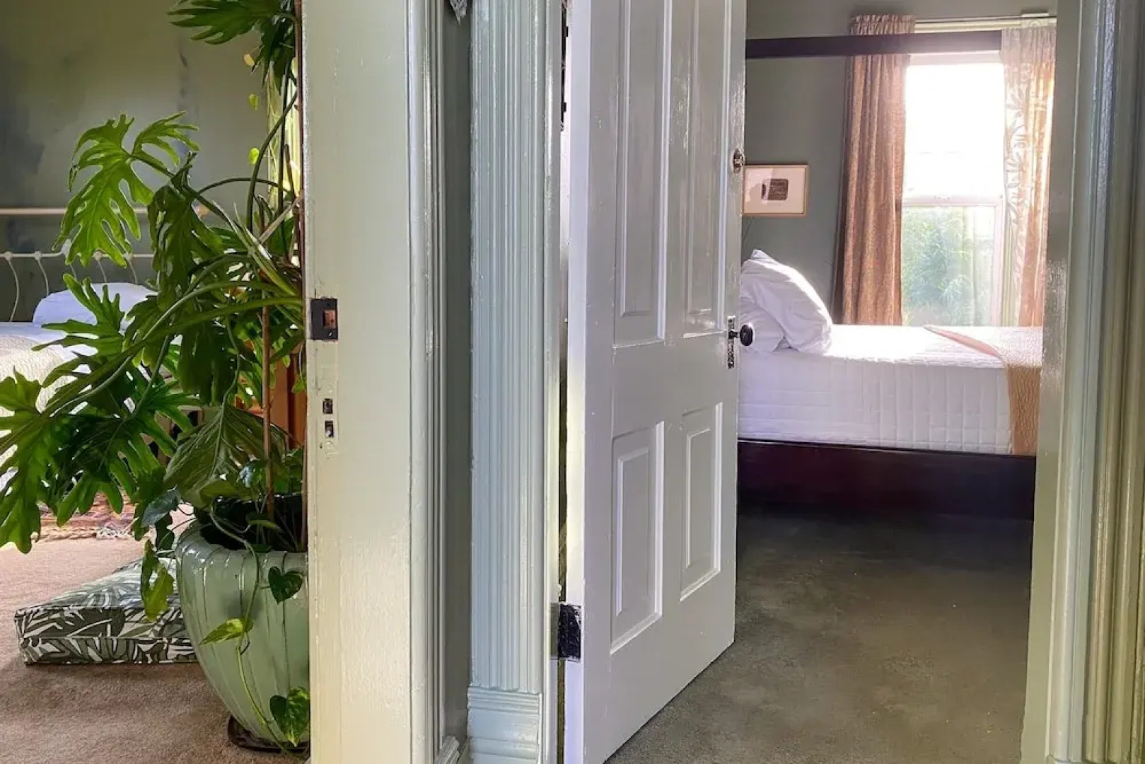 Upstairs at Thevictorian - Lush Walkable and Dog-friendly Retreat - Steps From Downtown Bellingham