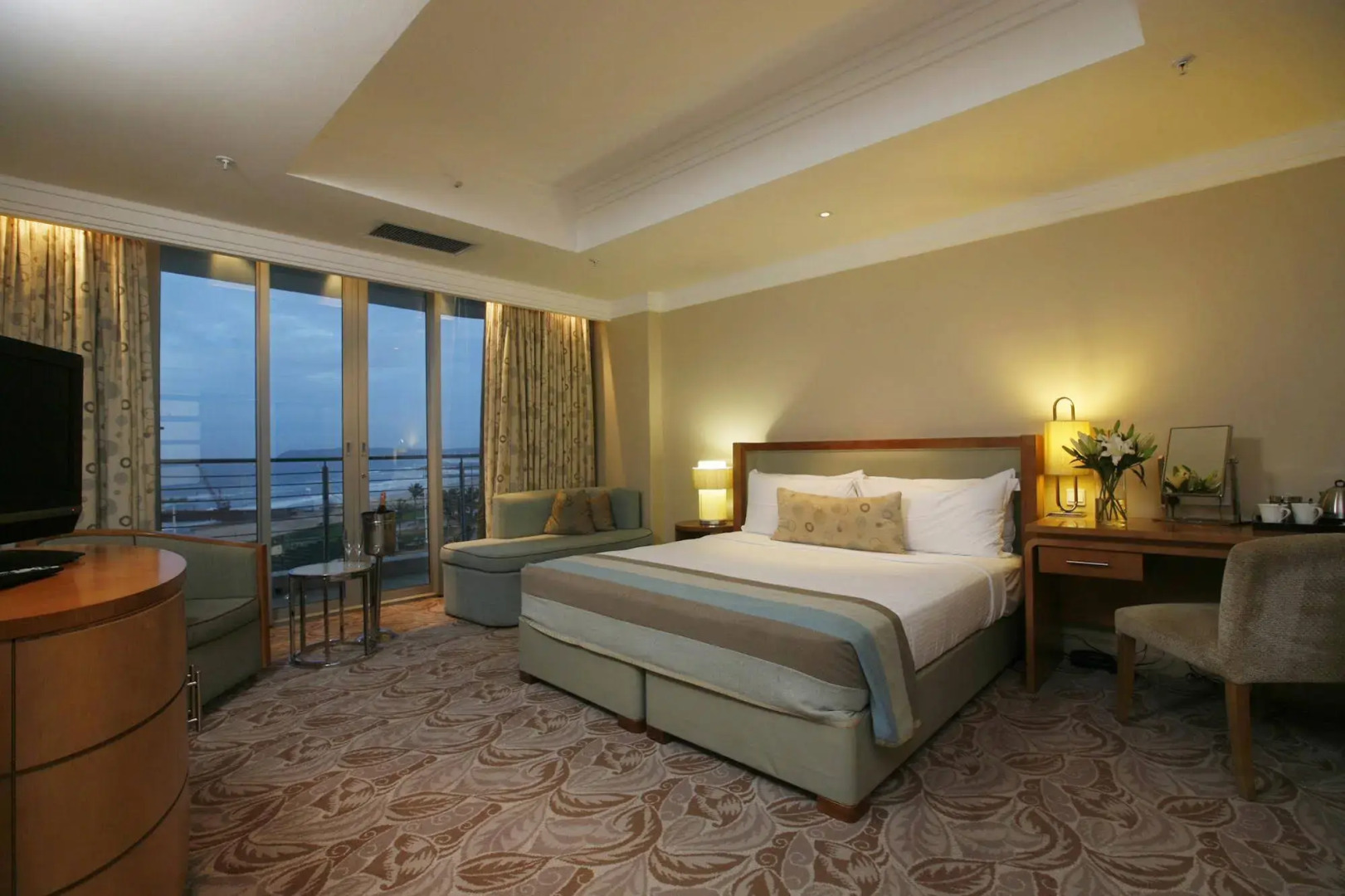 Suncoast Hotel & Towers