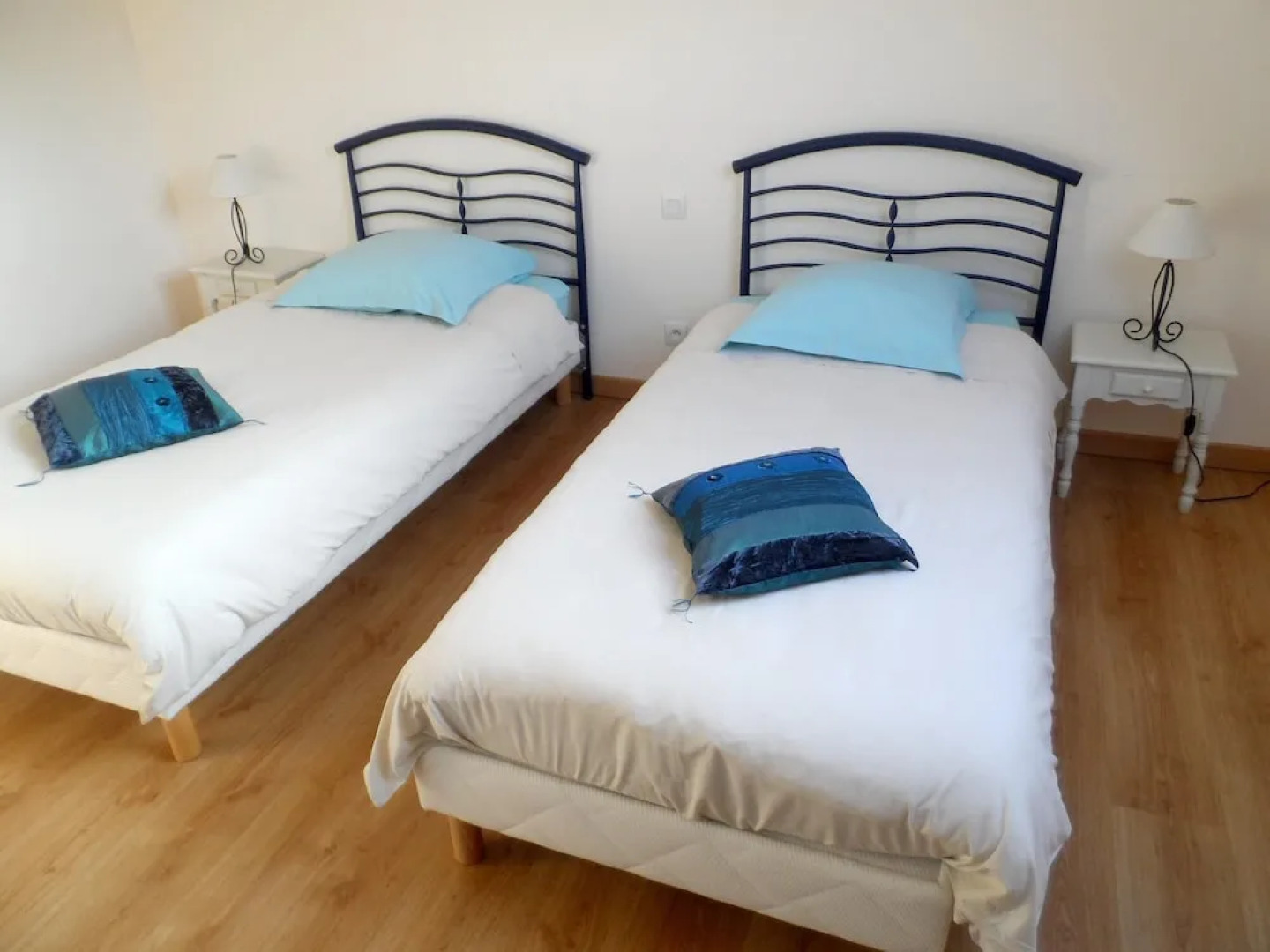 House With 4 Bedrooms in Plougrescant, With Wonderful sea View, Enclos