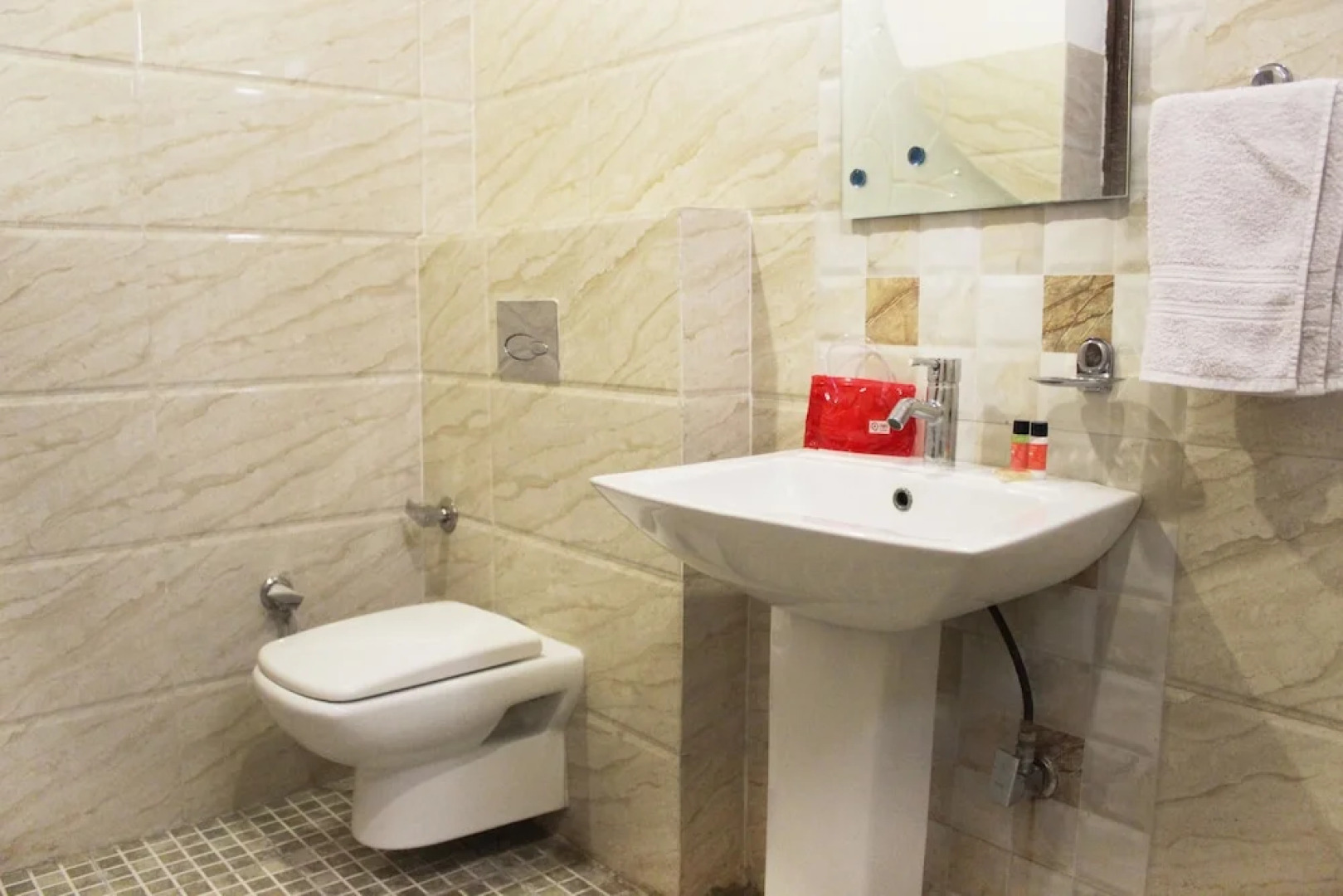 OYO 1180 Hotel Kartikay