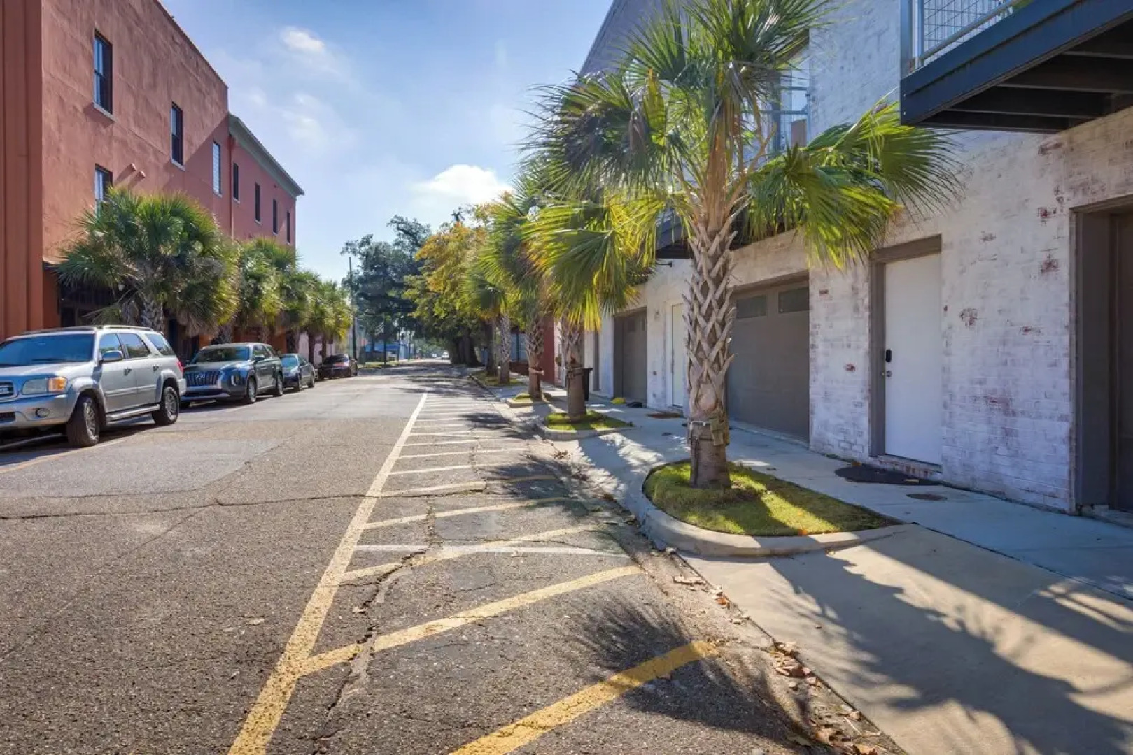 Game Room w/ Pool Table! Downtown Mobile Condo