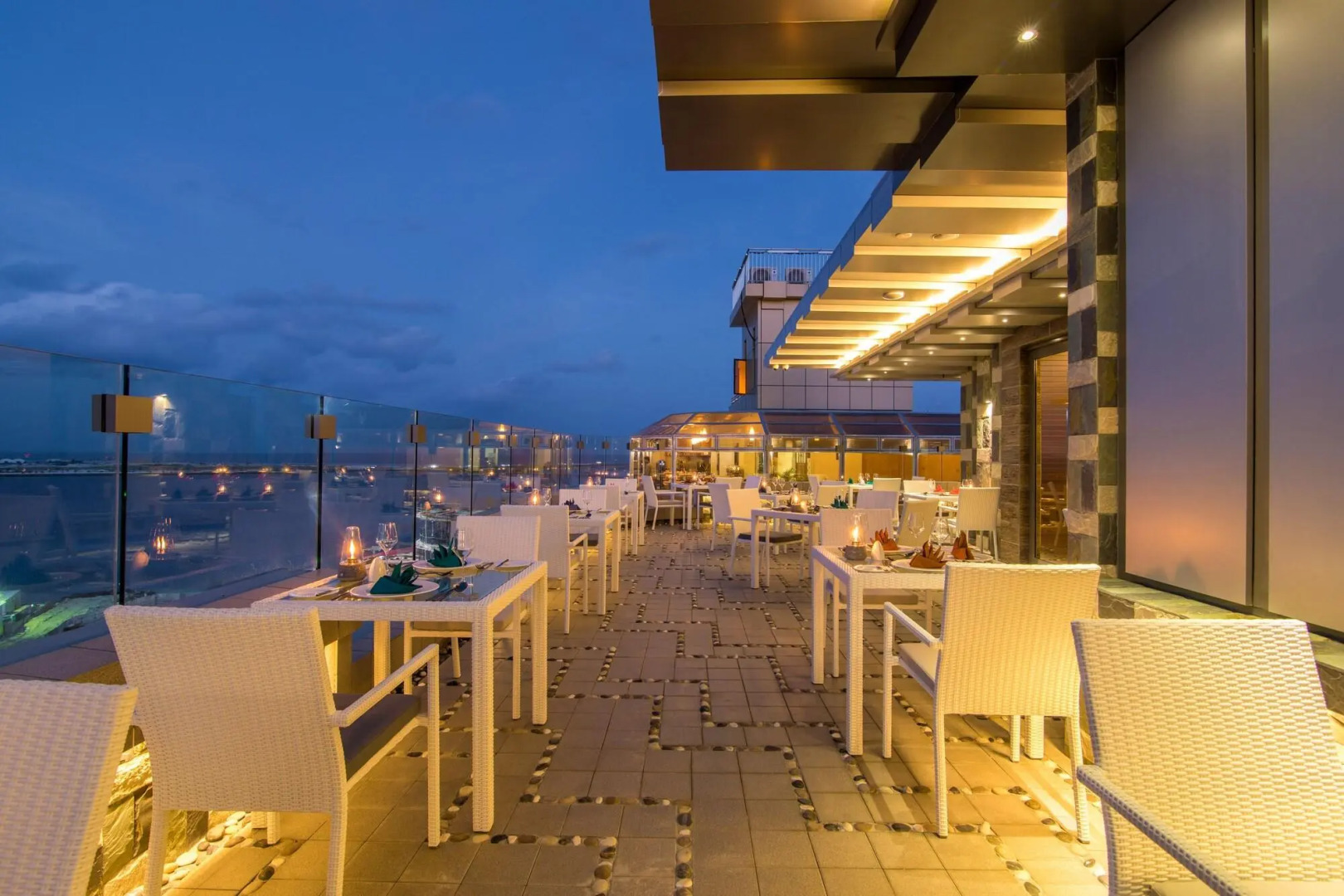 Отель Samann Grand