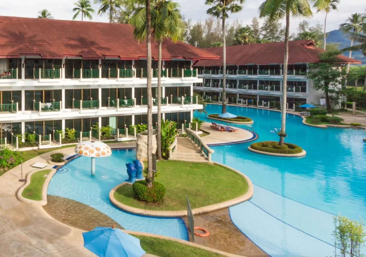 Курортный отель Amora Beach Resort Phuket