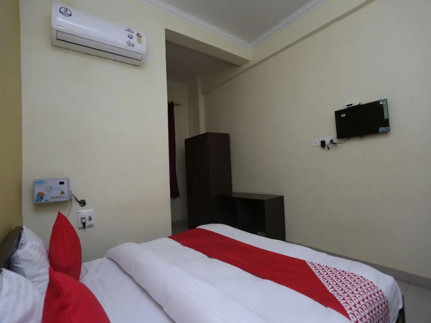 OYO 26931 Madhav Bhavan