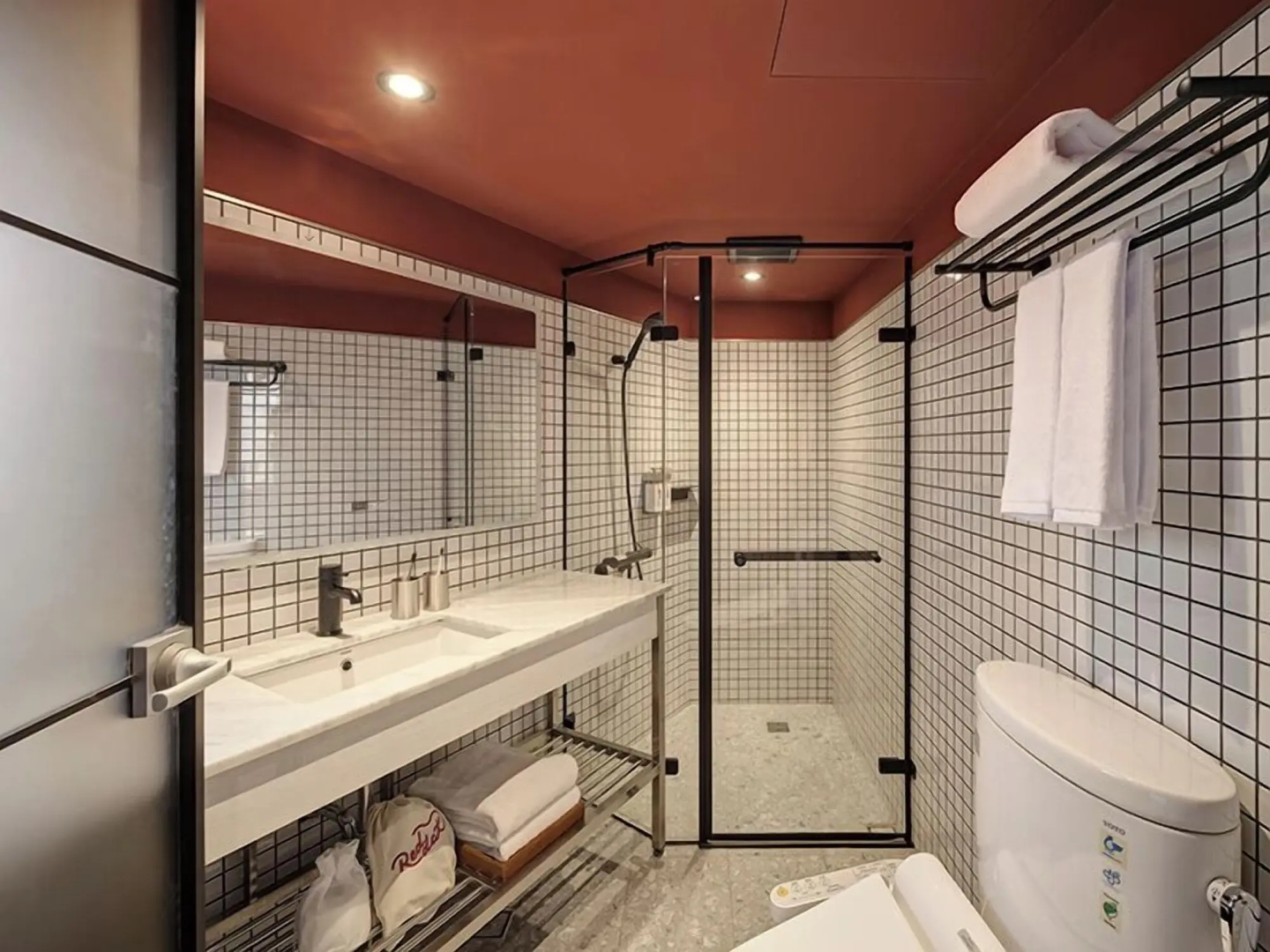 Red Dot Hotel