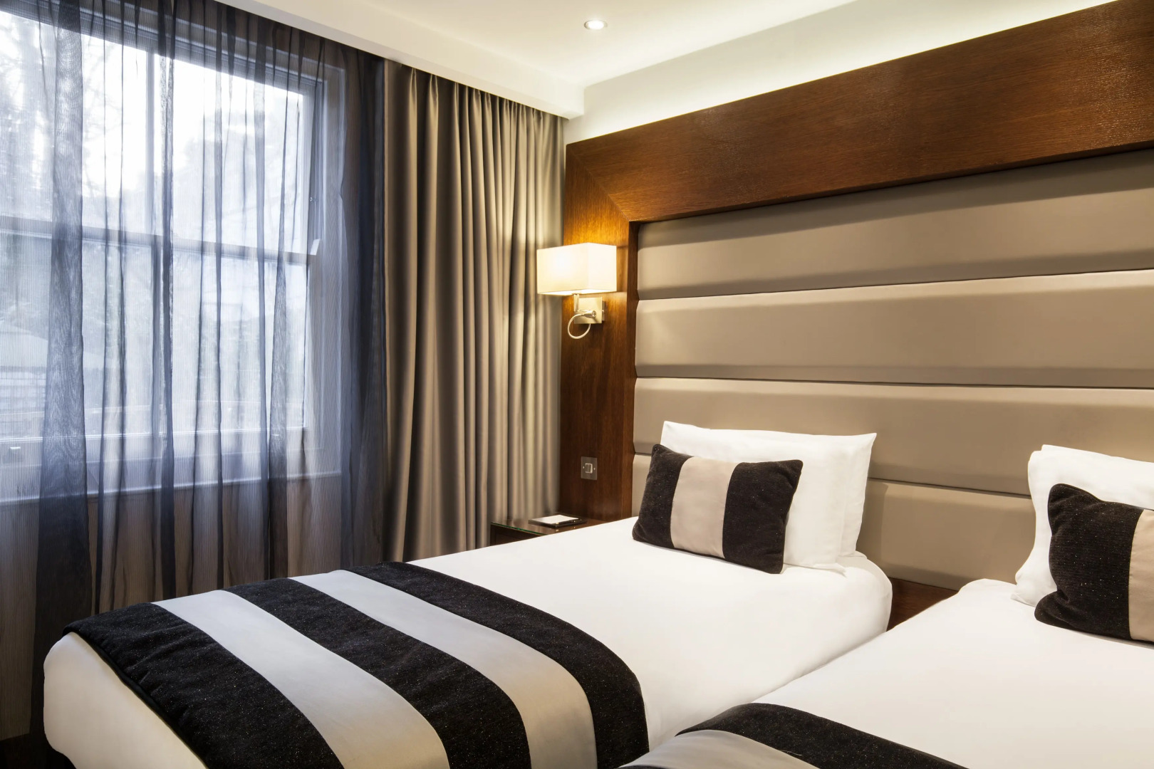 Park Grand Paddington Court