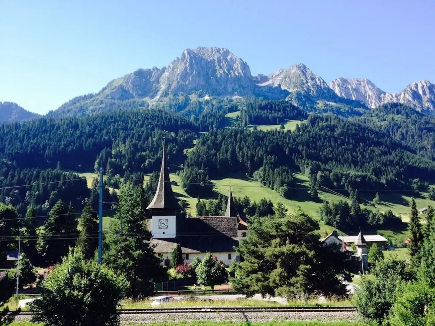 Cozy spacious Flat right in the village