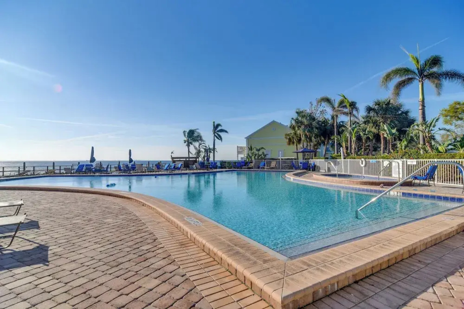 Bayfront St Petersburg Retreat 4 Mi to Downtown!