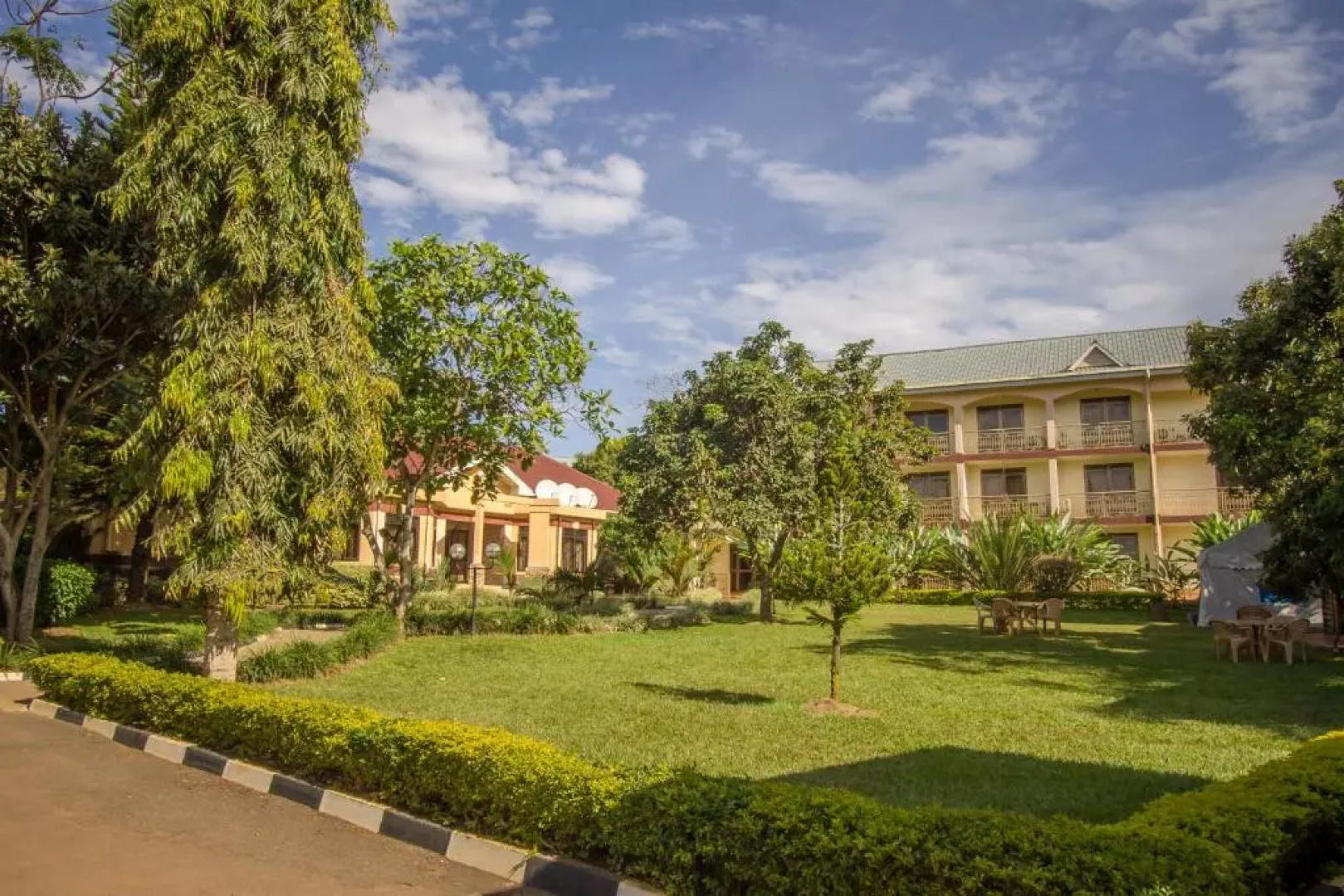 Askay Hotel Suites