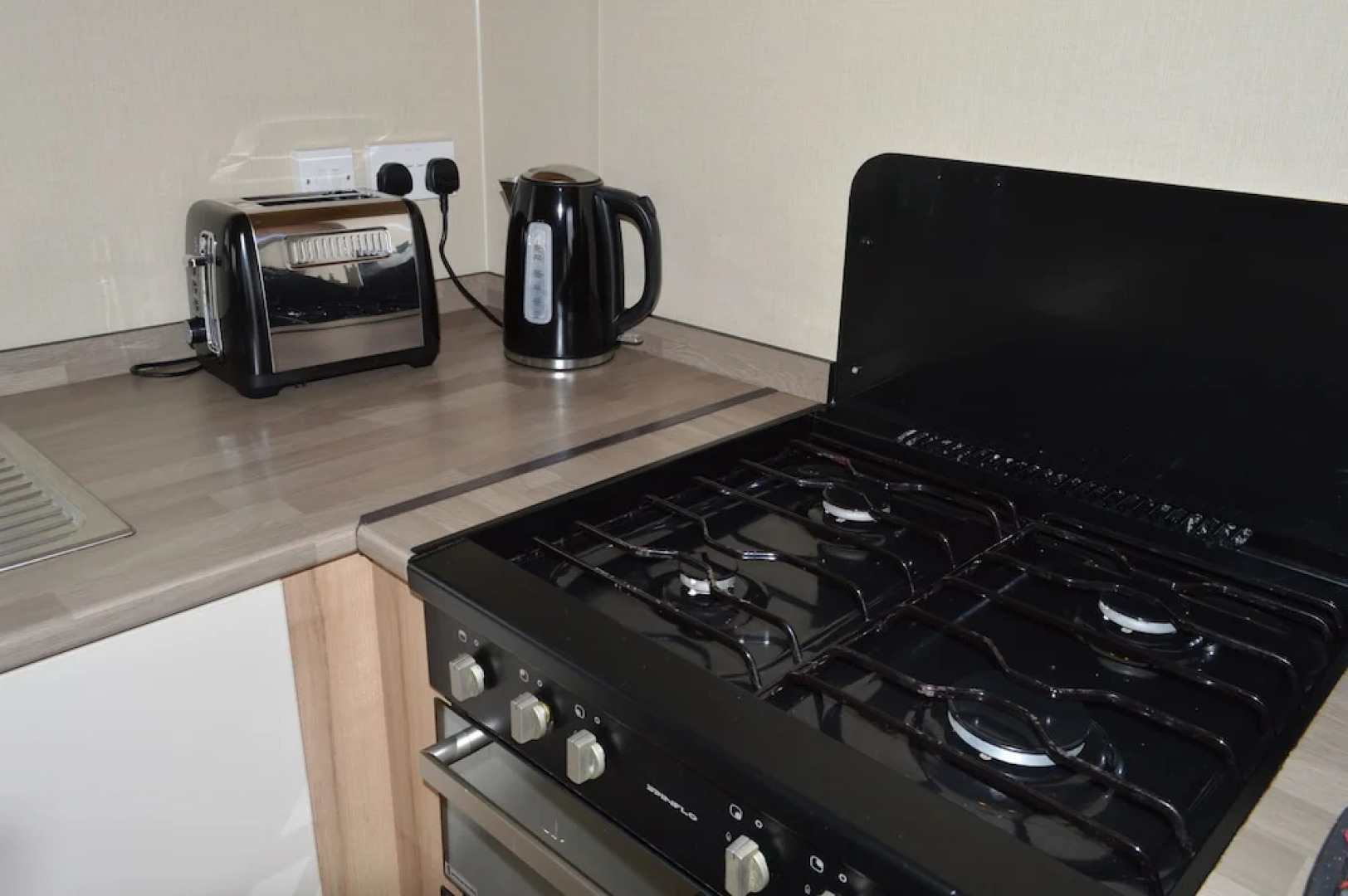 Tattershall Lakes Luxury Caravan With Hot tub