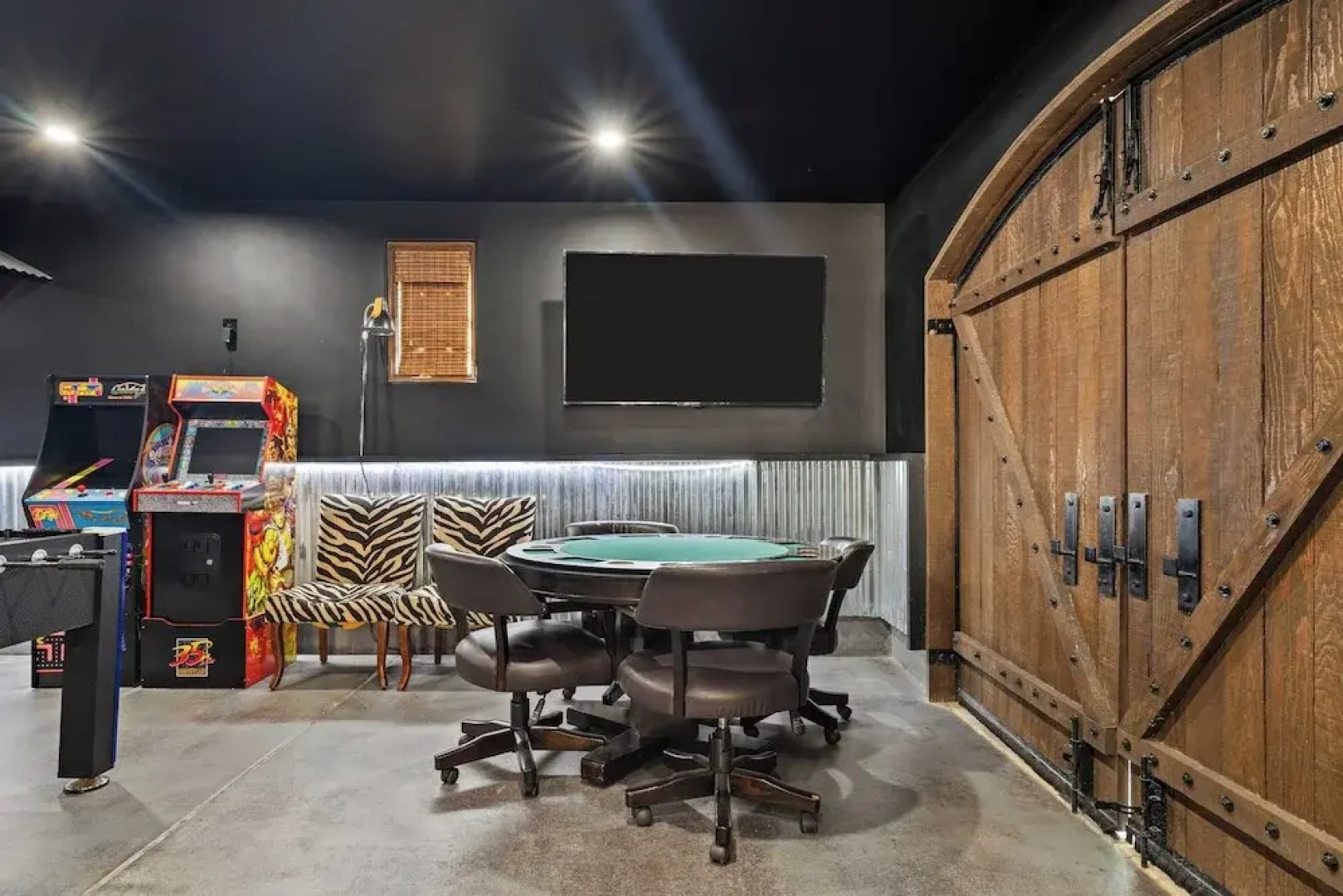 Luxe 7bdr Oasis w/ Pool, Putting Green, Game Room Villa Del Gallo by Avantstay