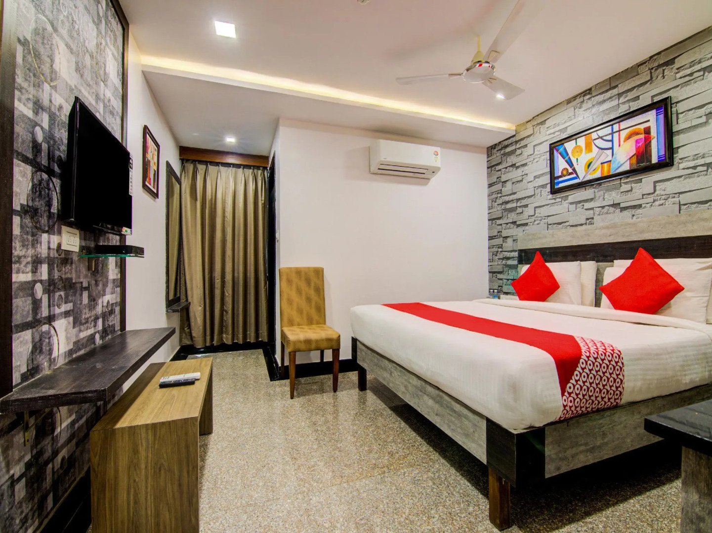 Capital O 10823 Pratibha Grand