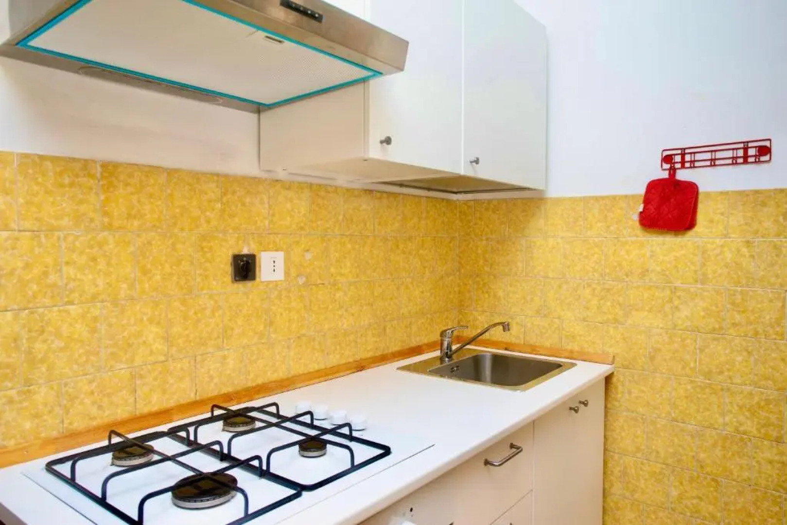 M257 - Marcelli, bilocale in residence con piscina