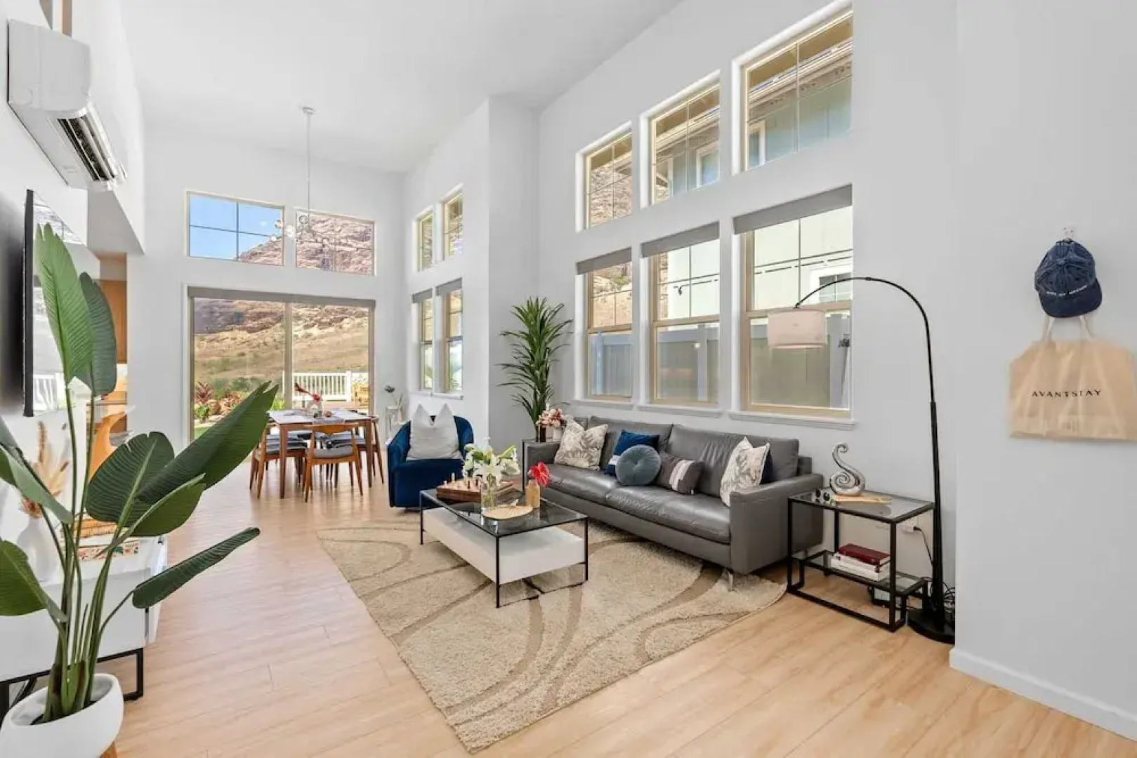 Sleeps 16, 2 Homes Ocean Views, Shared Pool + Gym, Near the Beach Avantstay