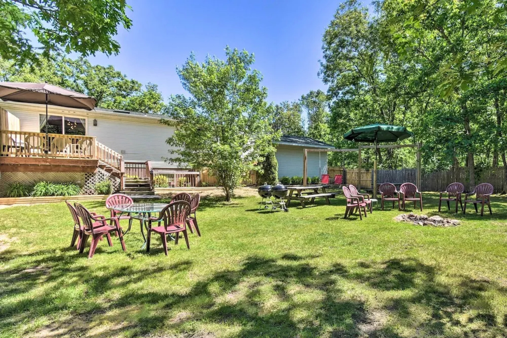 People and Paws Vacation Home by Wisconsin Dells!