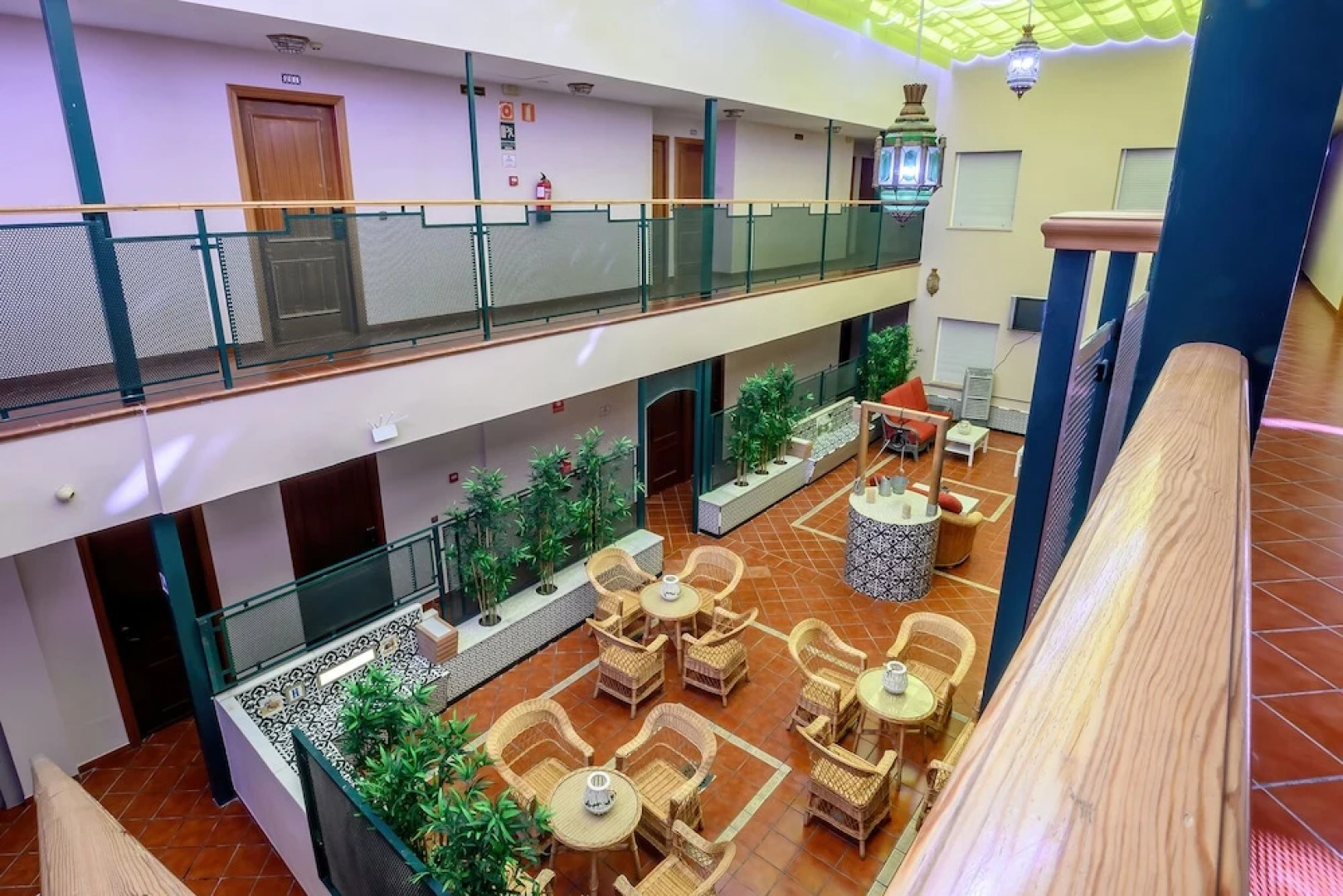 Отель H28 Camas