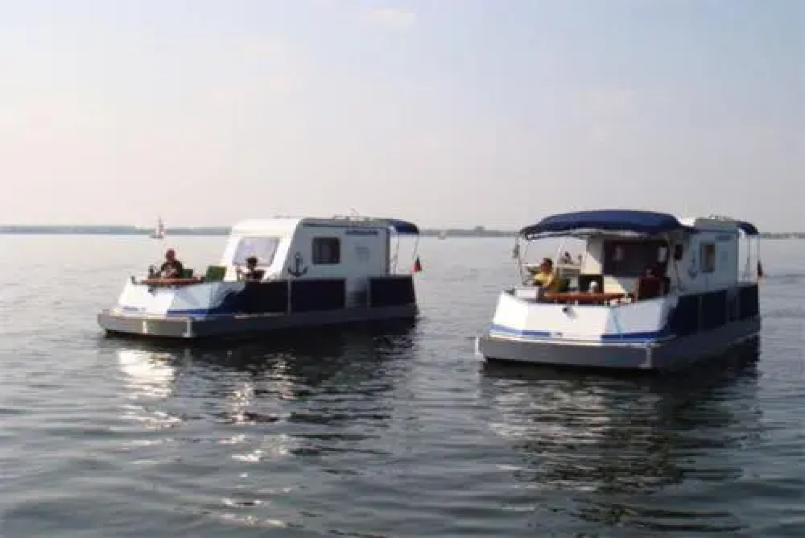 Hausboot _Wassercamper_ SCHW 930