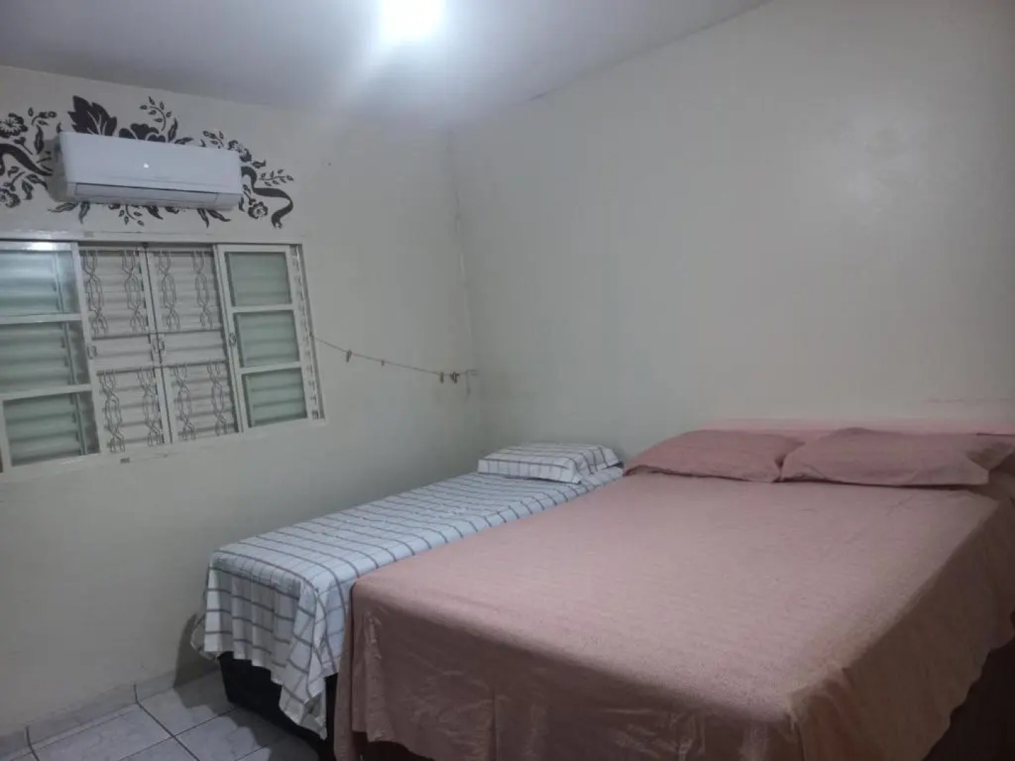 casa a 5 minutos do aeroporto e Univida