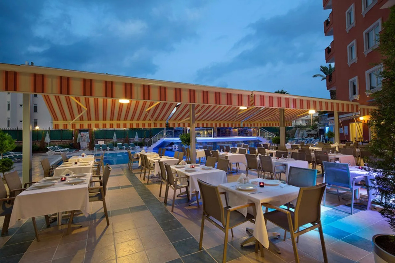 Villa Moonflower Apart Hotel