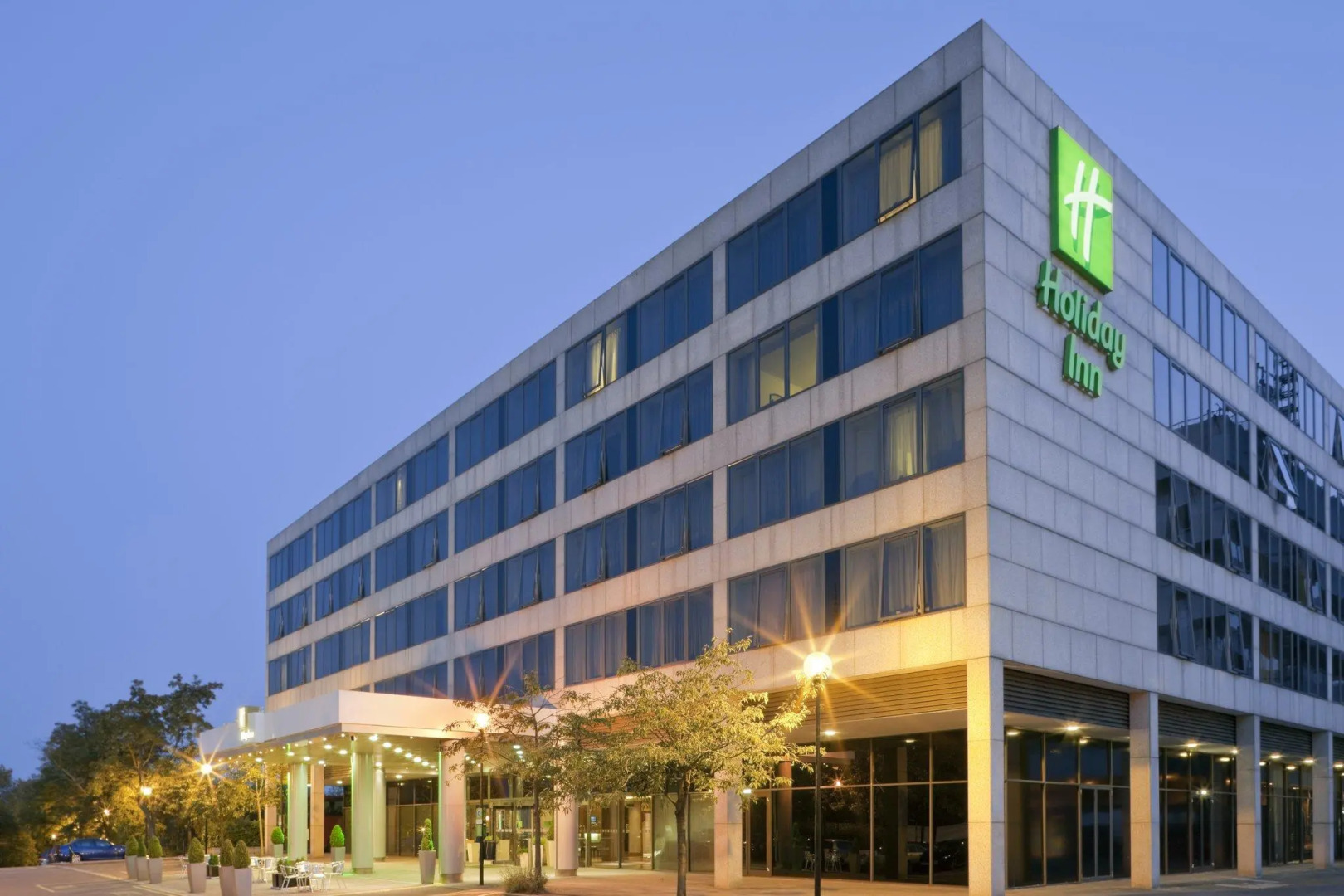 Holiday Inn Milton Keynes - Central by IHG