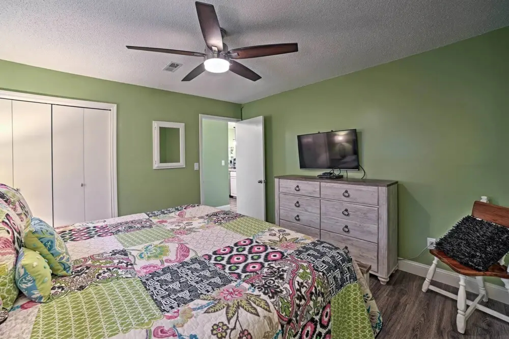 Cozy Missouri Condo ~ 2 Mi to Silver Dollar City!