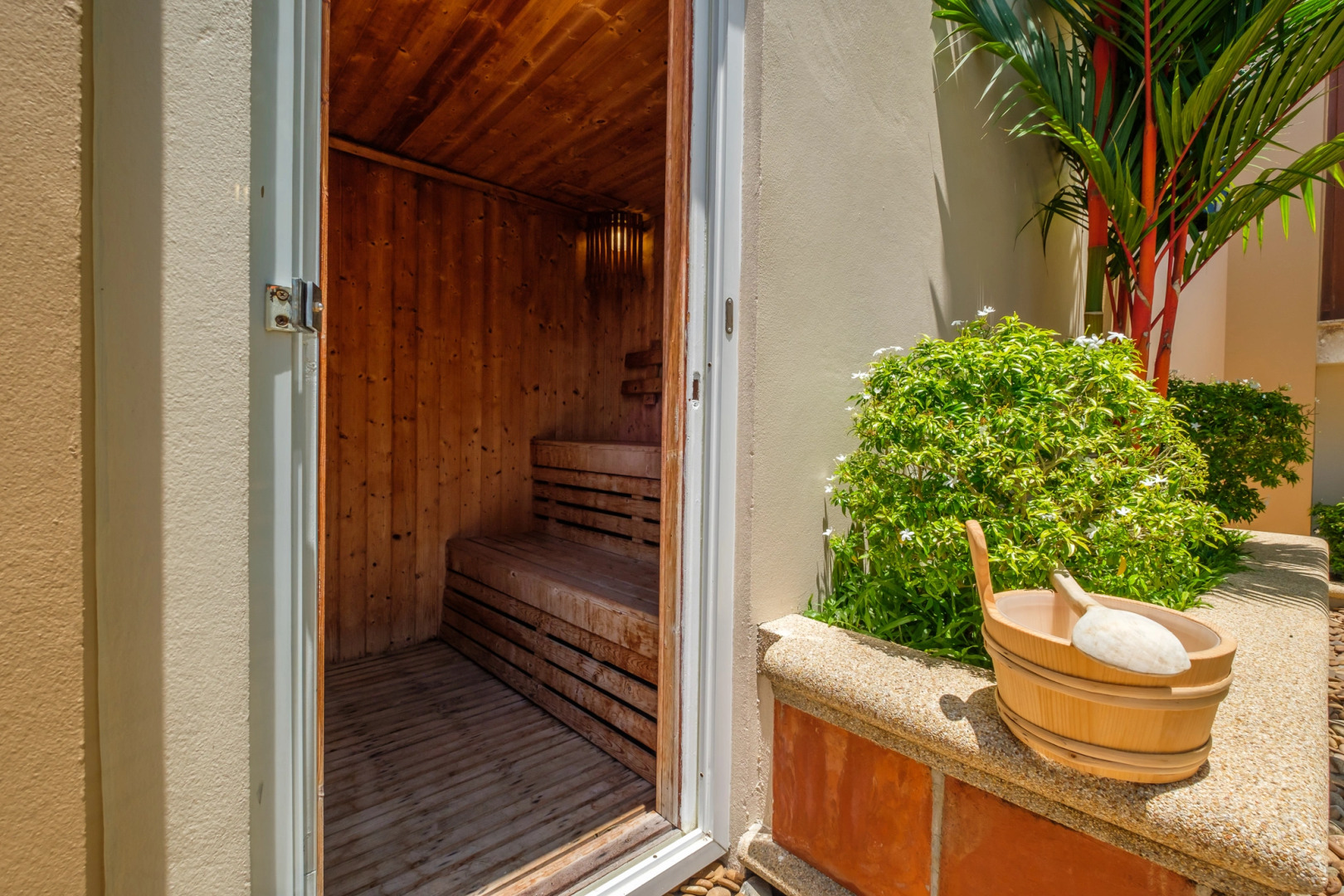 Курортный отель Diamond Cliff Resort & Spa, Patong Beach