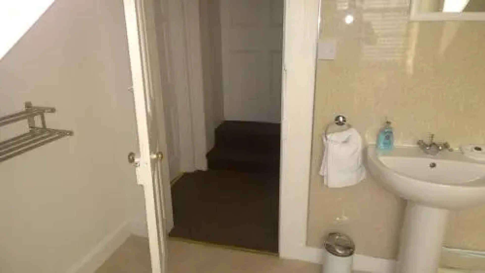 16A Low Street