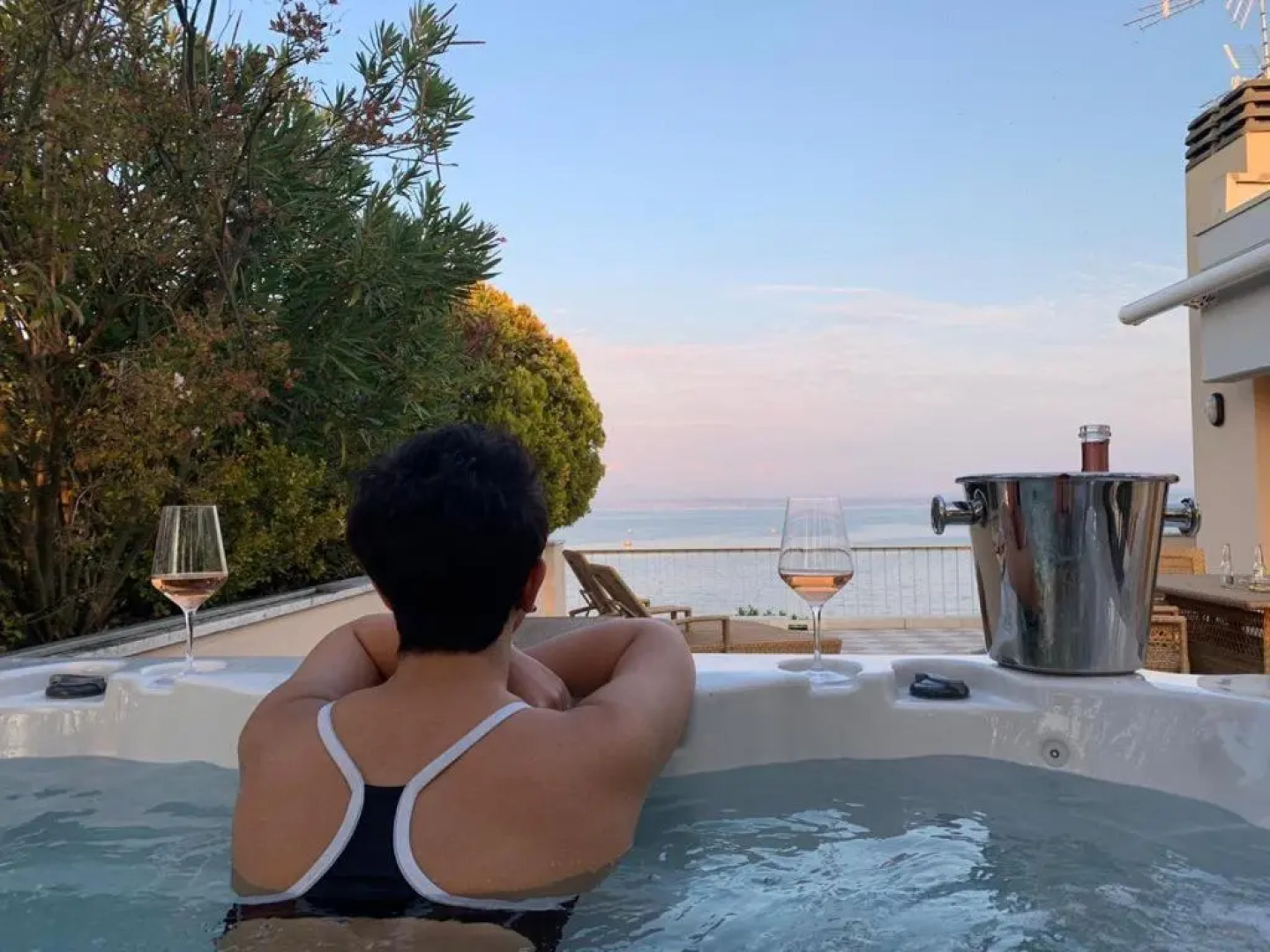 Lake Front Luxury Suites (Adults Only)