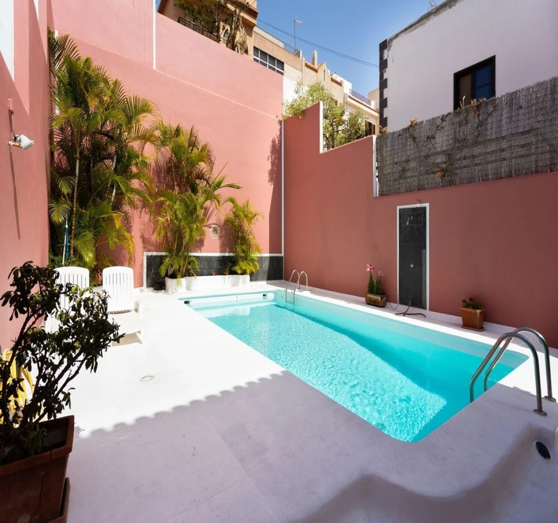 Live Santa Cruz House