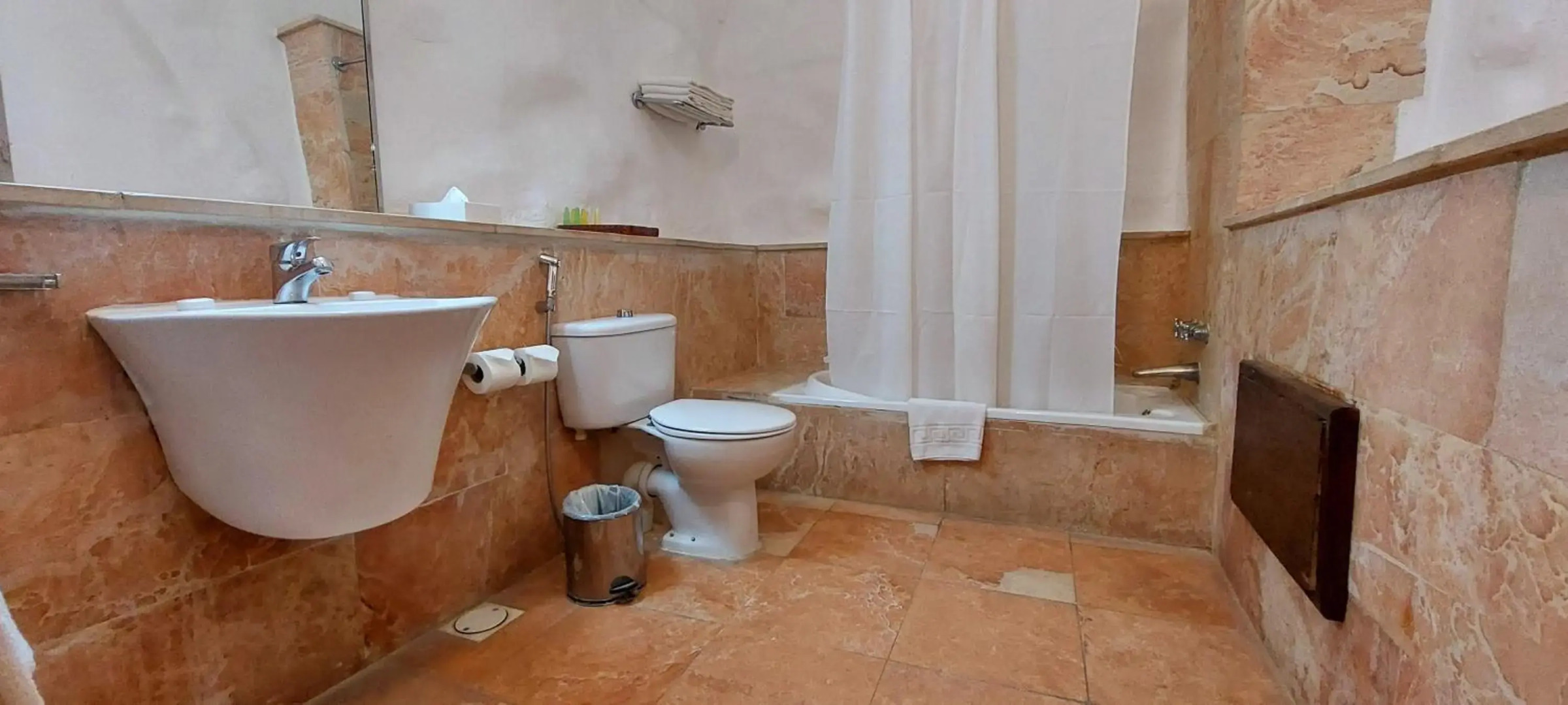 Hayat Zaman Hotel & Resort