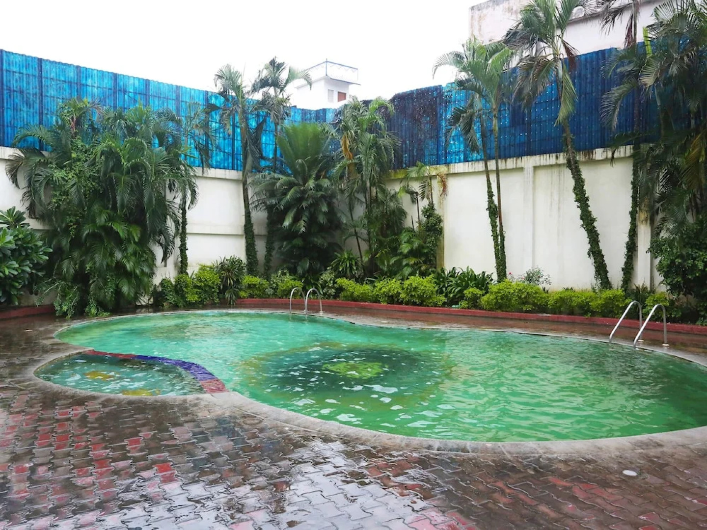 OYO 8955 Hotel Bobina