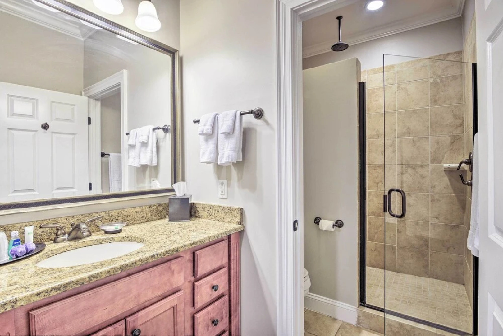 Resort-style Condo on Golf Course w/ Private Pool!