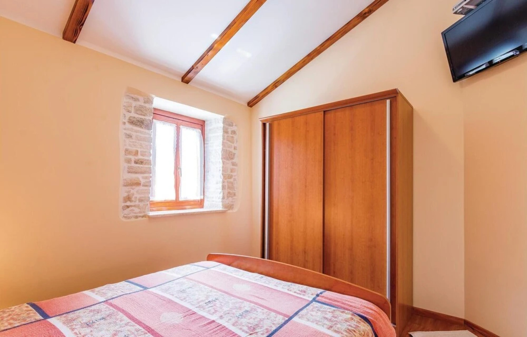 Beautiful Home in Butkovici With Wifi and 2 Bedrooms