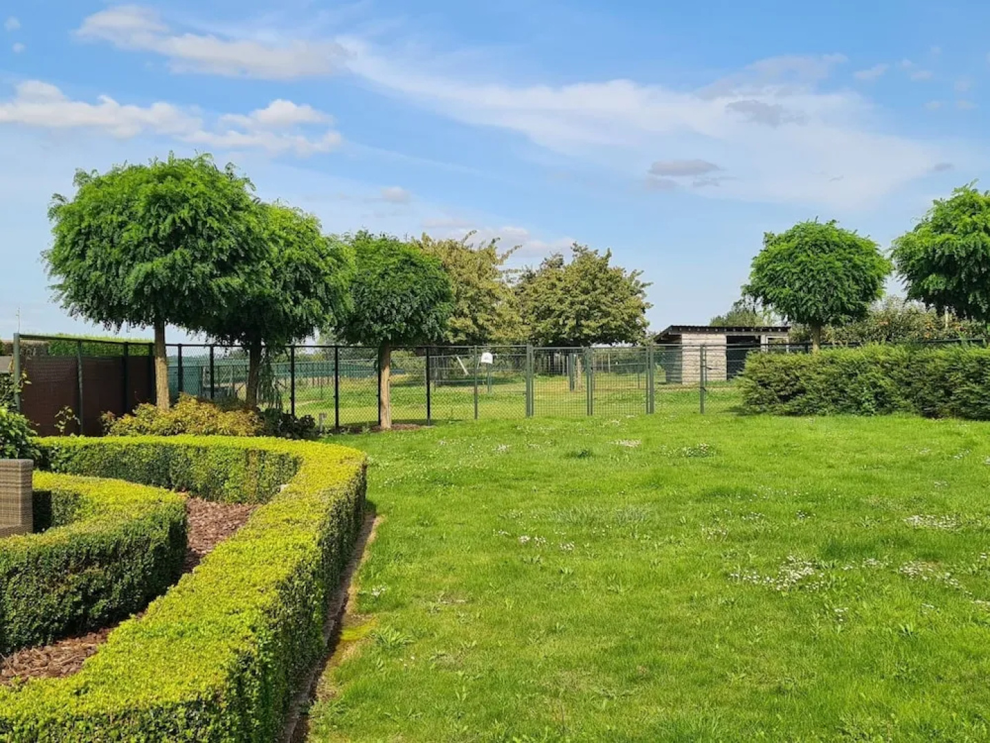 Alken Farm Stay With Terrace