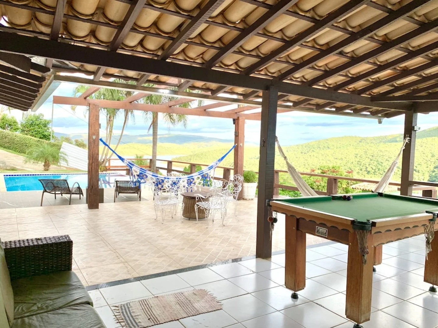 Vista do Lago - Casa para 16 pessoas com 4 quartos