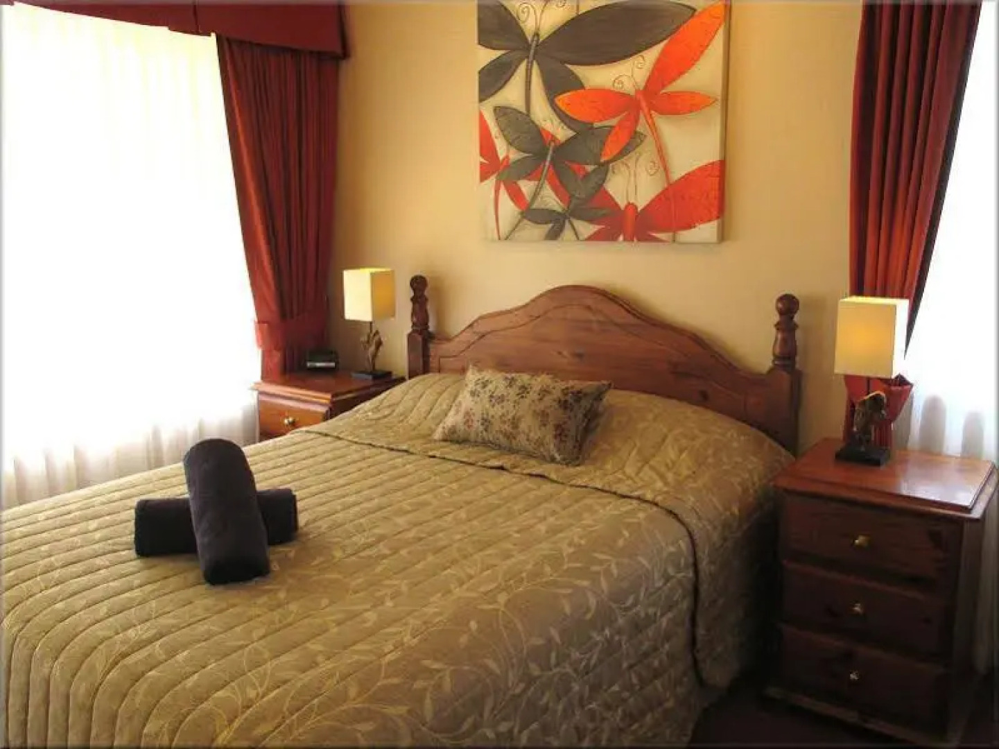 Lorikeet Boutique Escape