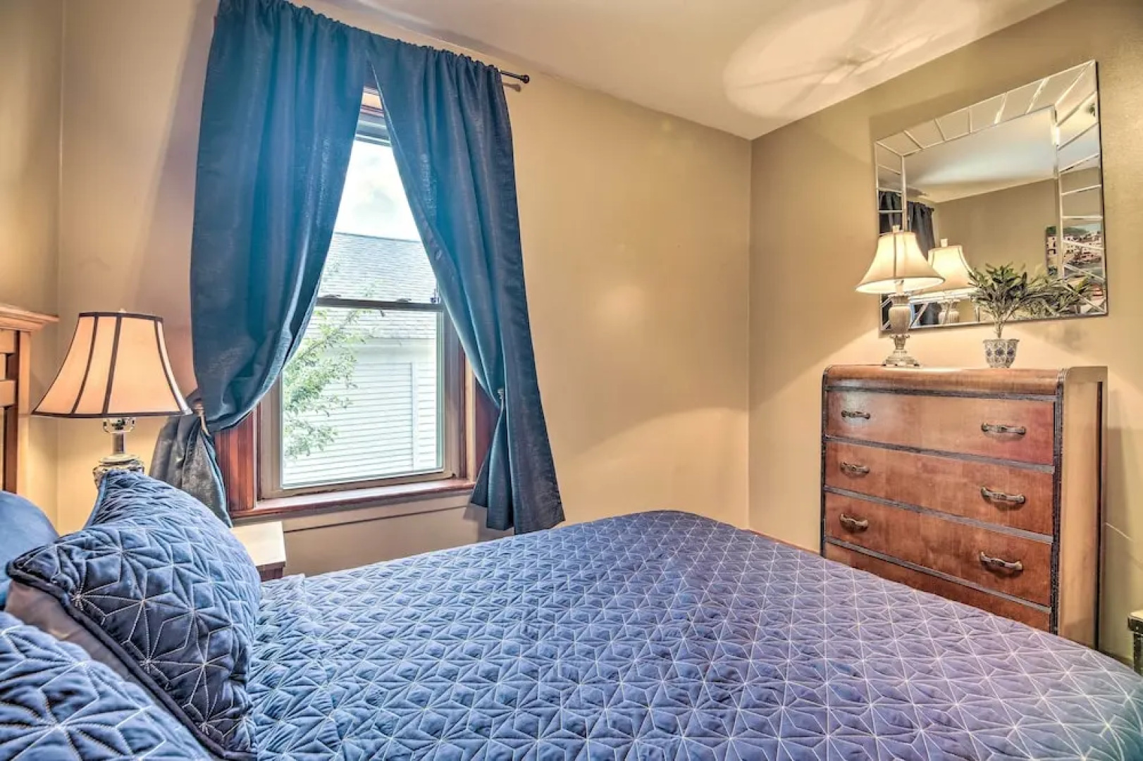 Historic Apartment - Half Mi to Lake Champlain!