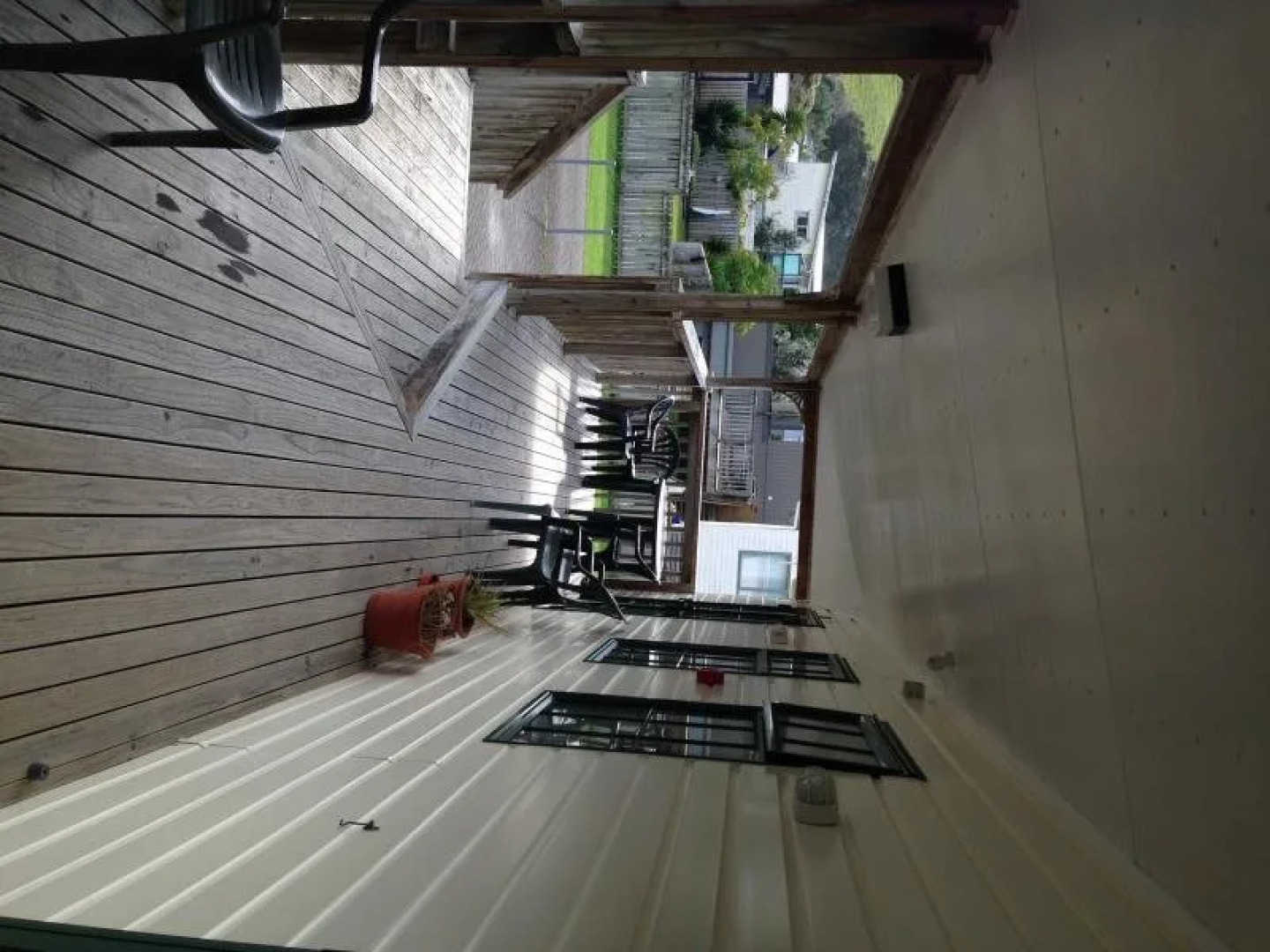 Beach Motel and Cabins