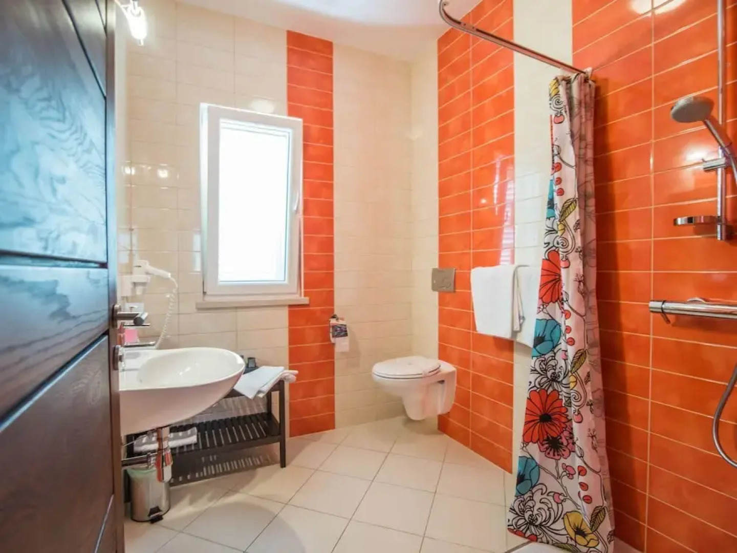 Beautiful Villa on the Island of Brac With Infinity Pool, Beach at 30 Meters