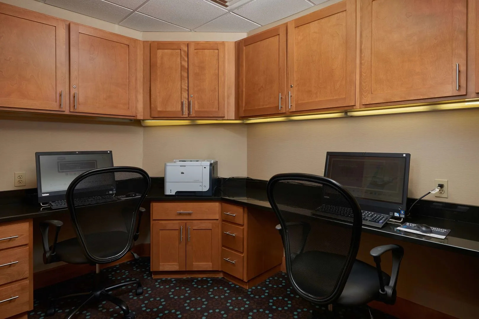 Hampton Inn & Suites Canton