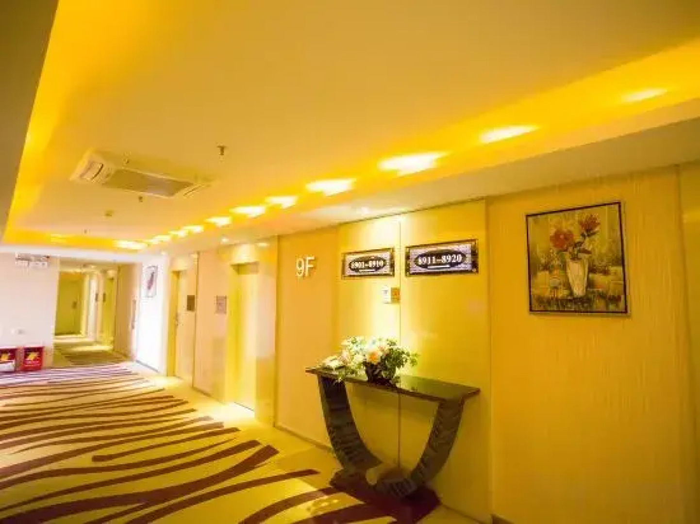 Sunshine Holiday Hotel