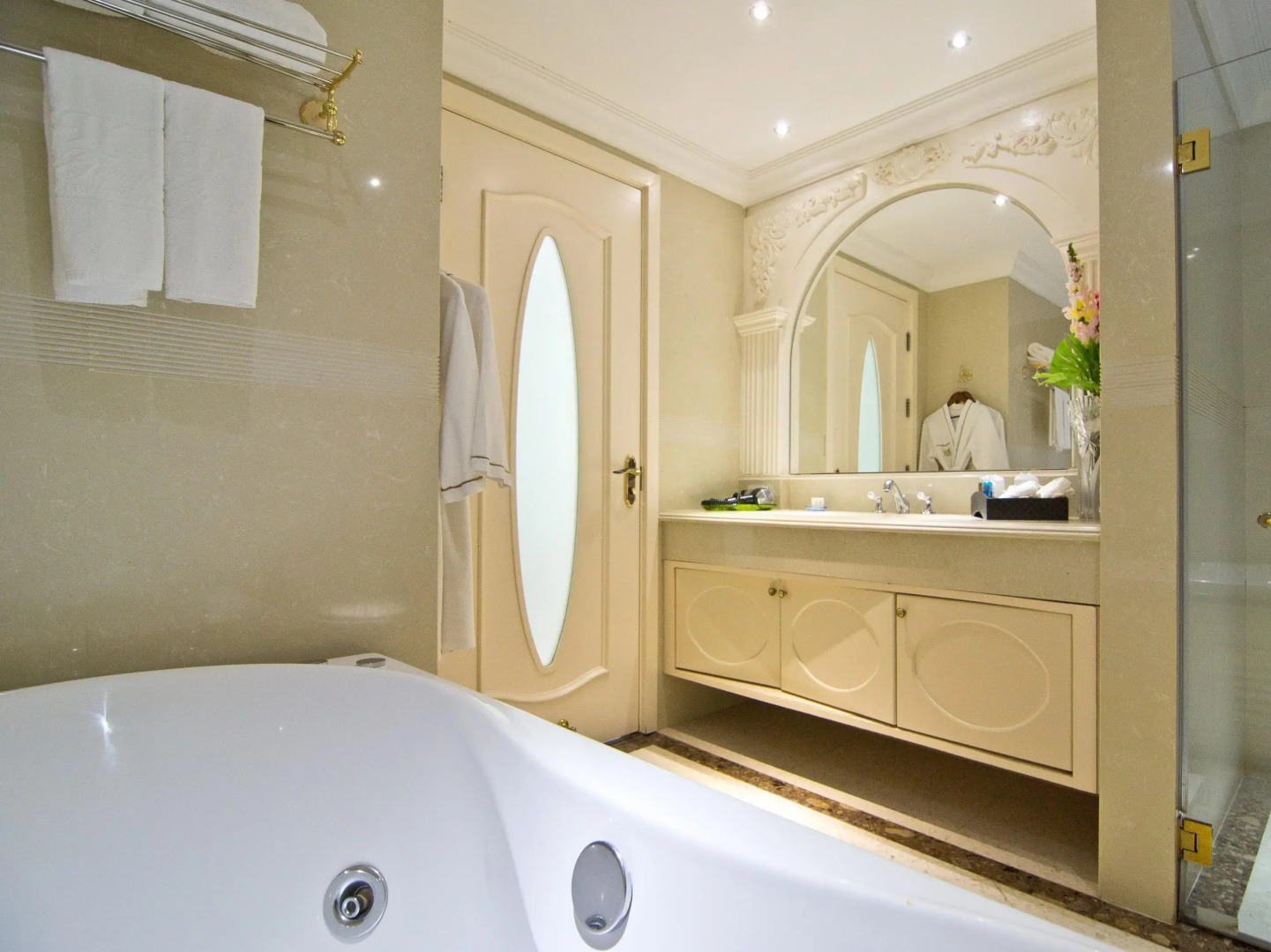 LK The Empress Pattaya