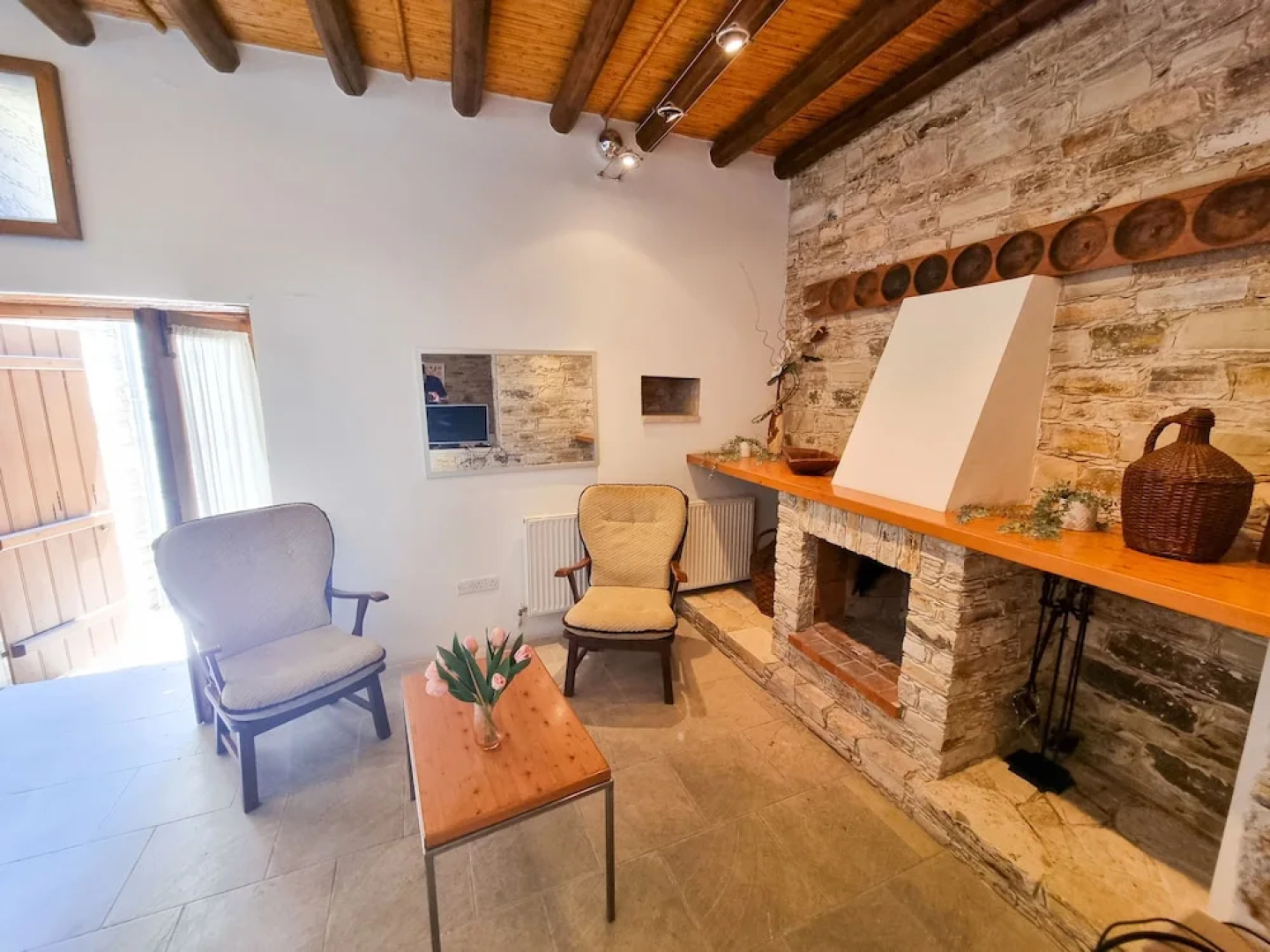 Traditional Village Pool Apartment
