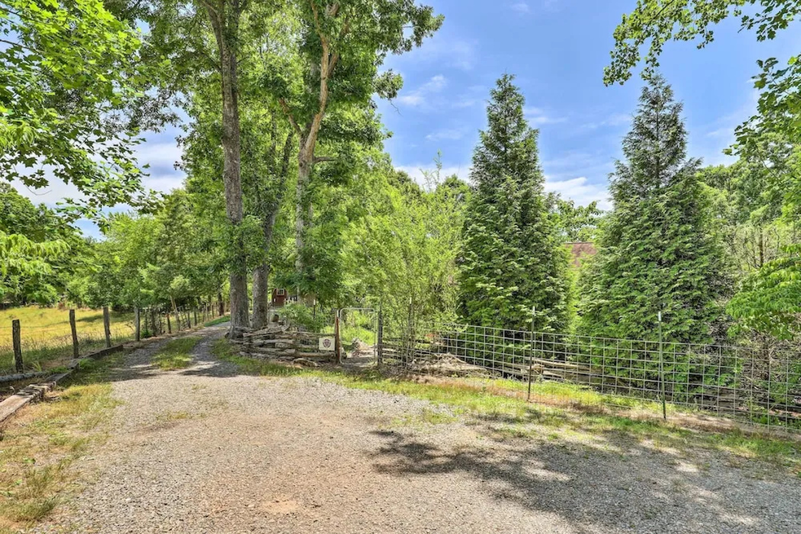 BBQ Deck + Views: 'sweet Suite' in Leicester