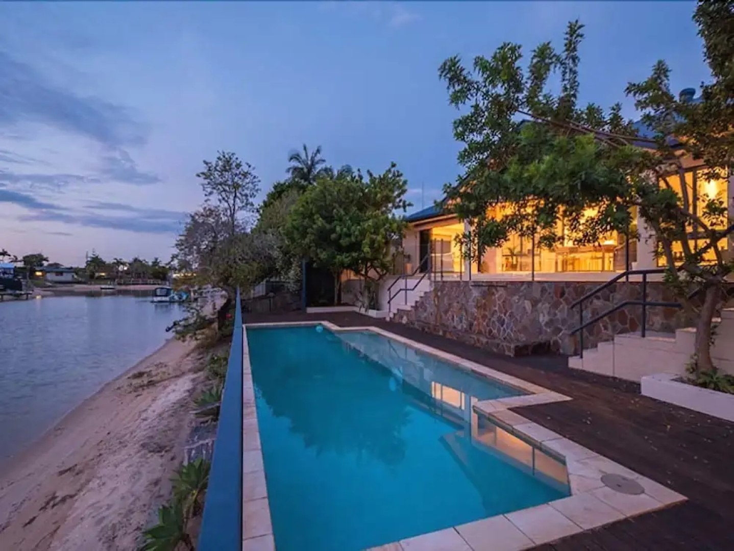 Maureen Waterfront Beach House