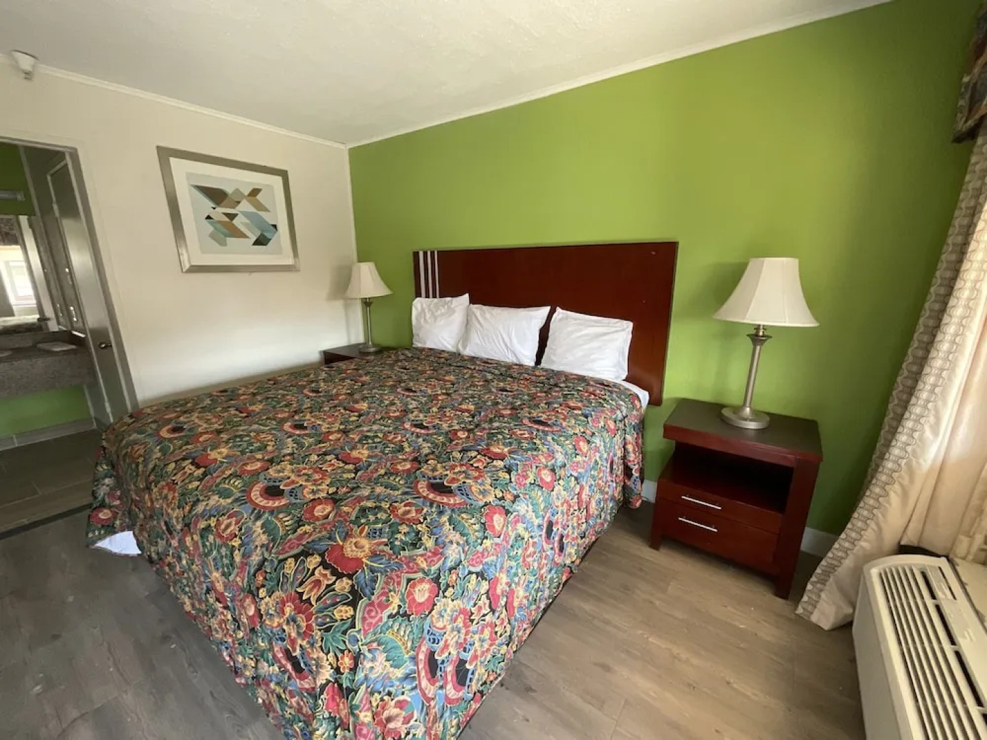 Executive Inn & Suites