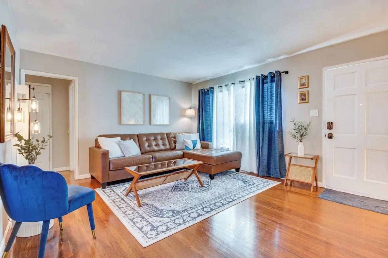 Centrally Located Burbank Duplex Near Hollywood!