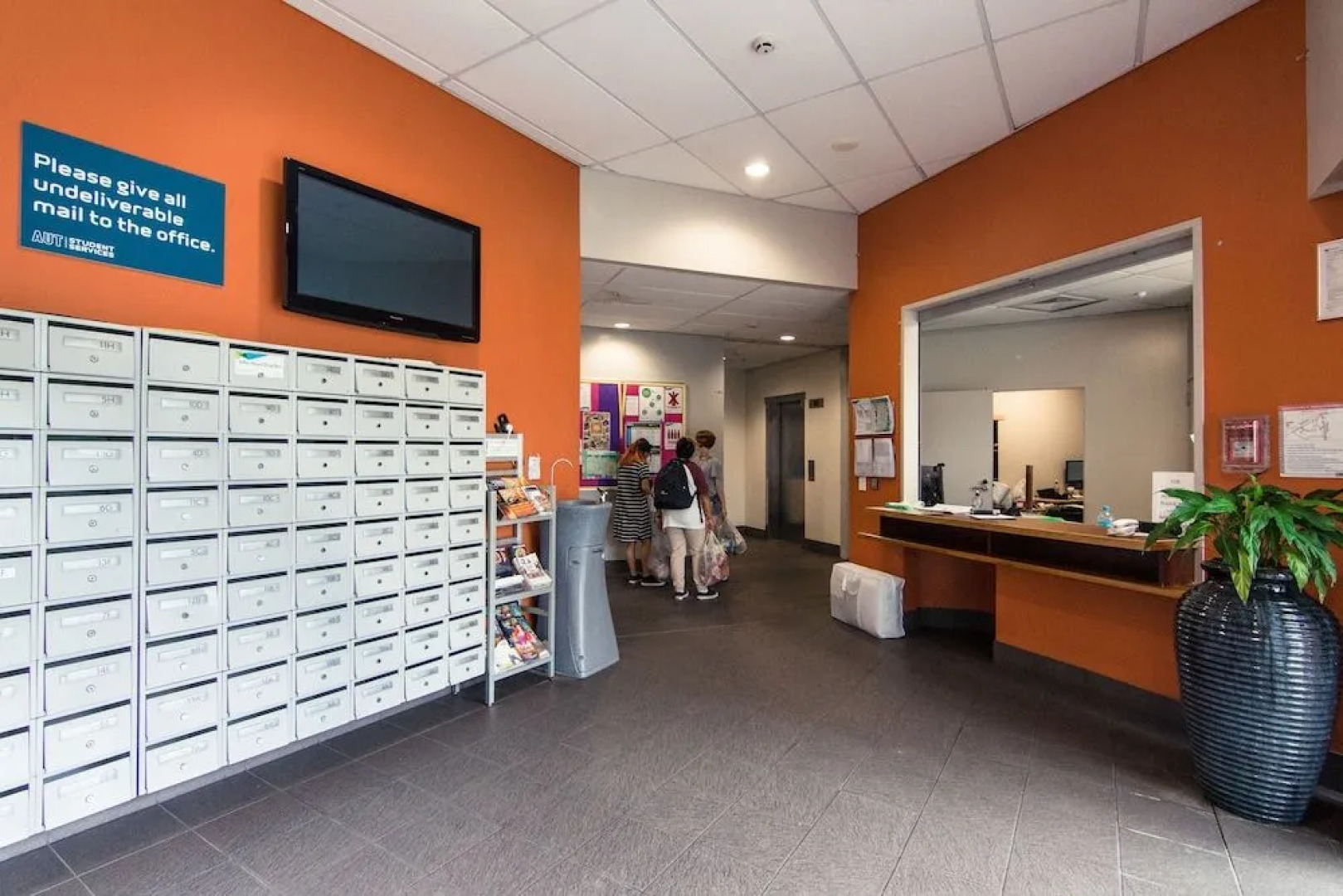 Campus Summer Stays - Wellesley Apartments